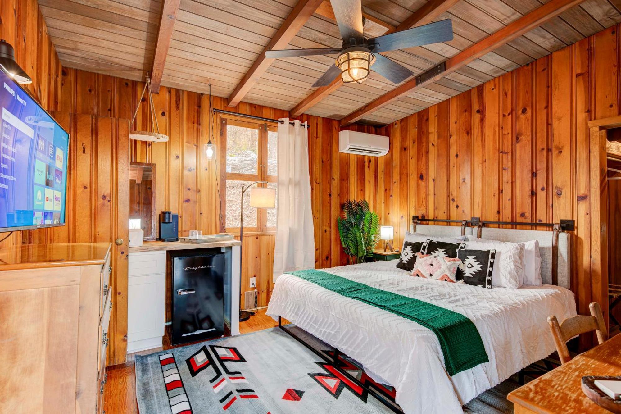 The Furry Lodge Double Ste 2&3 Waynesville Exterior foto