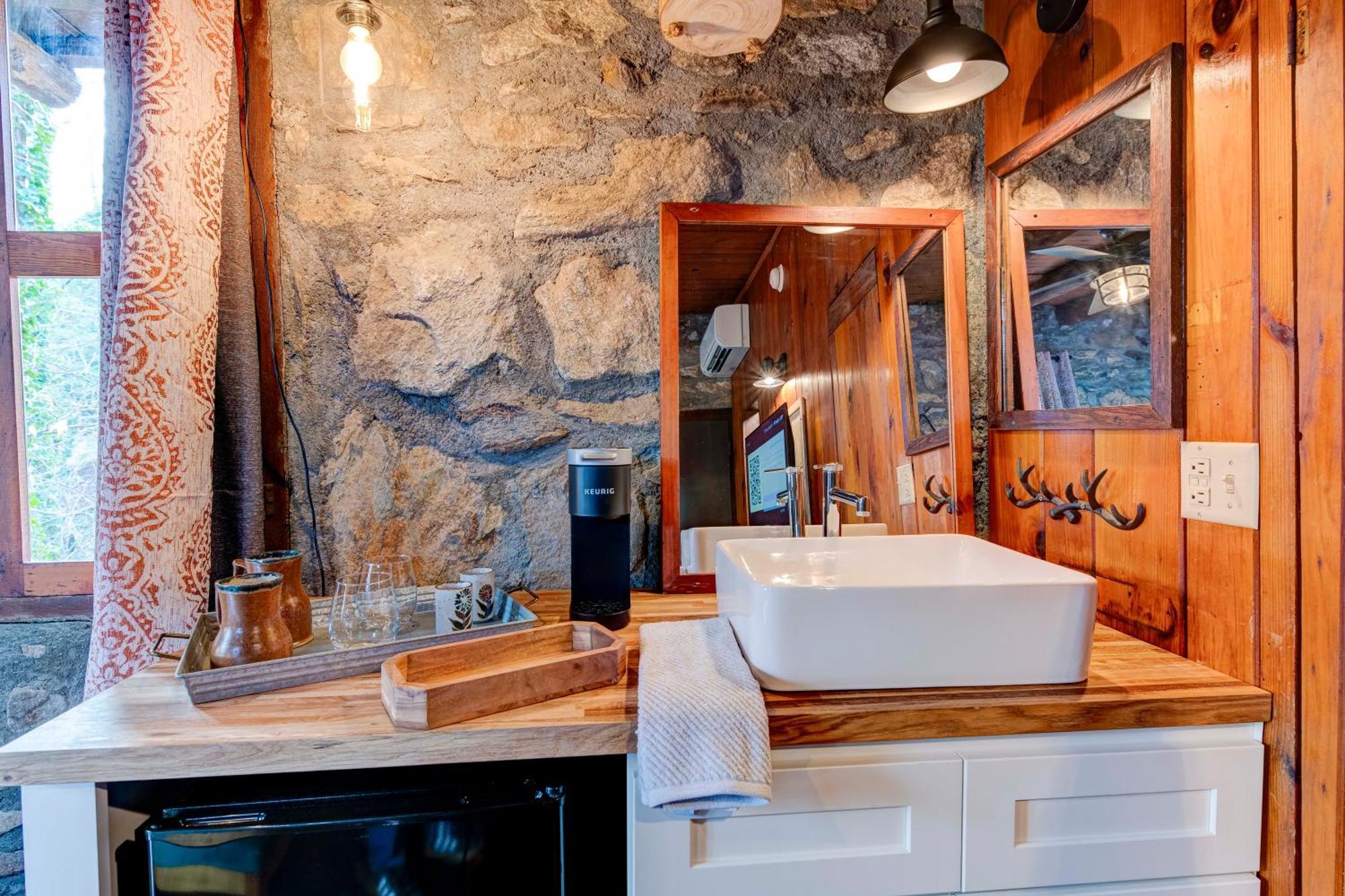 The Furry Lodge Double Ste 2&3 Waynesville Exterior foto