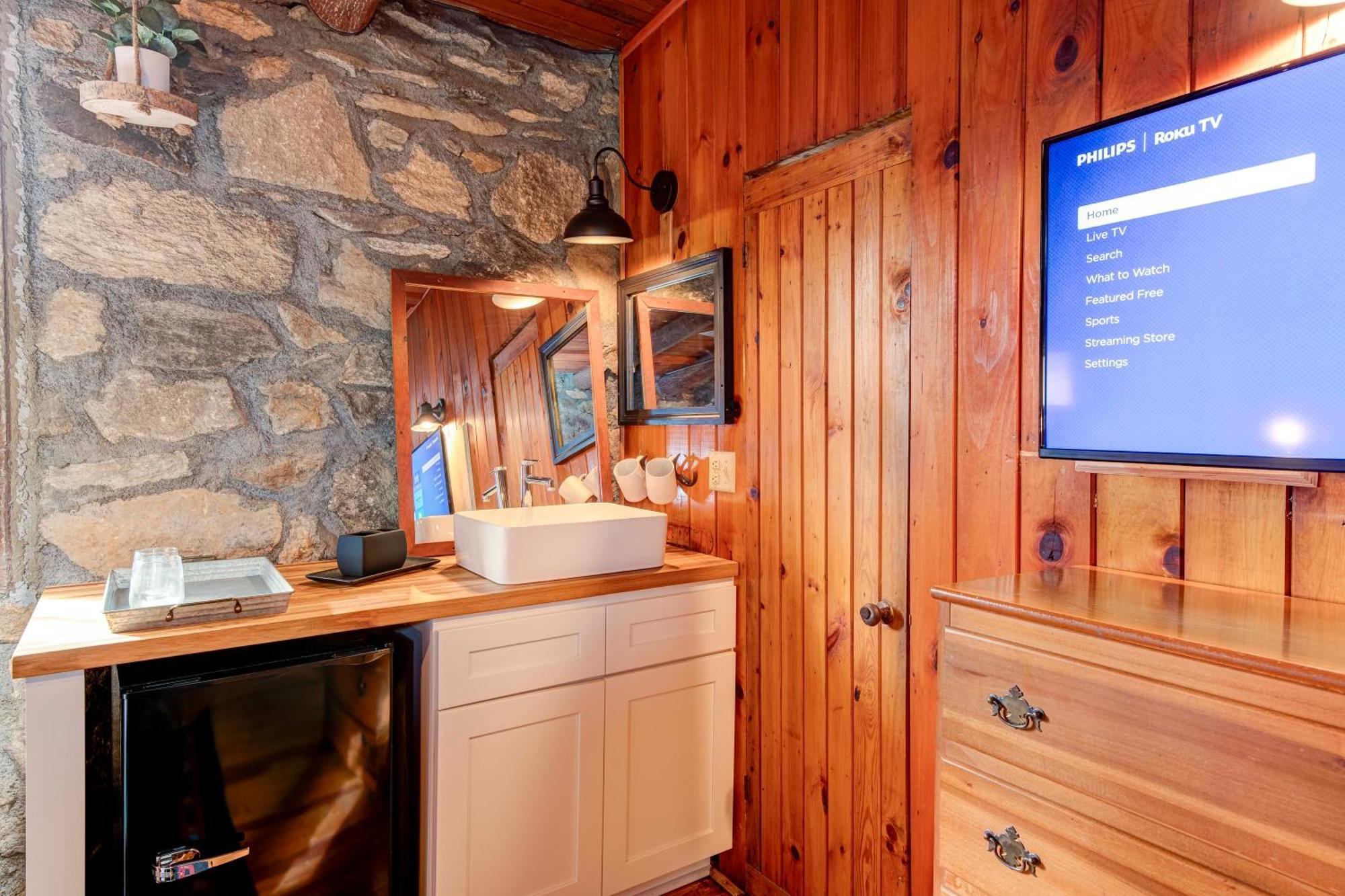 The Furry Lodge Double Ste 2&3 Waynesville Exterior foto