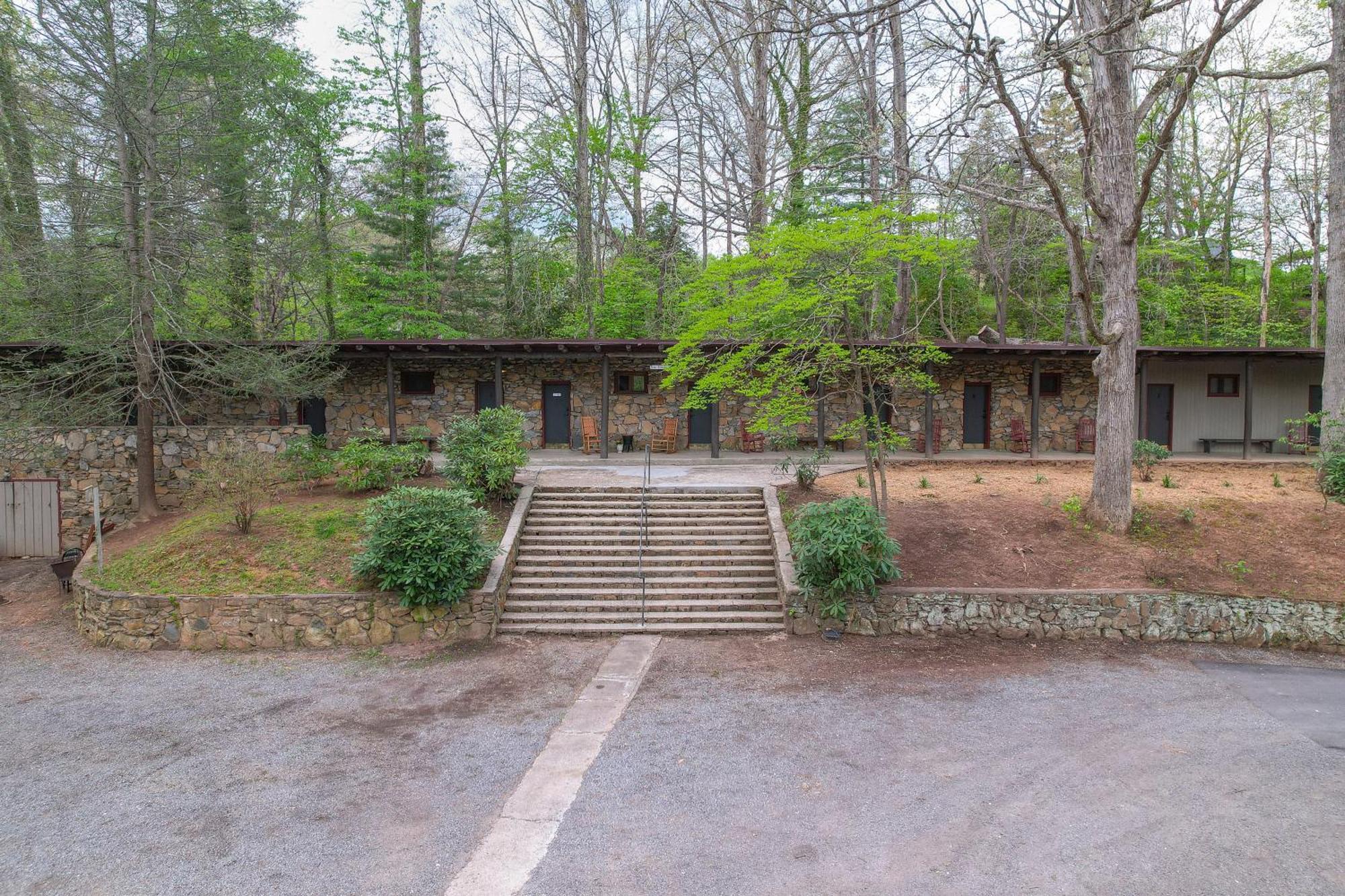 The Furry Lodge Double Ste 2&3 Waynesville Exterior foto